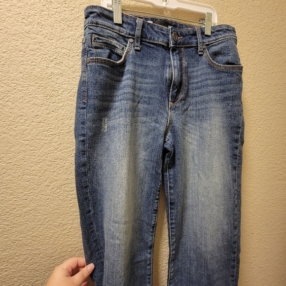 Kut from the Kloth Annie crop pant - Picture 2 of 7